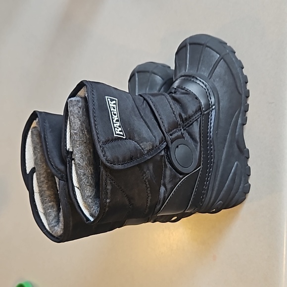 Ranger black snowboots - Picture 1 of 10